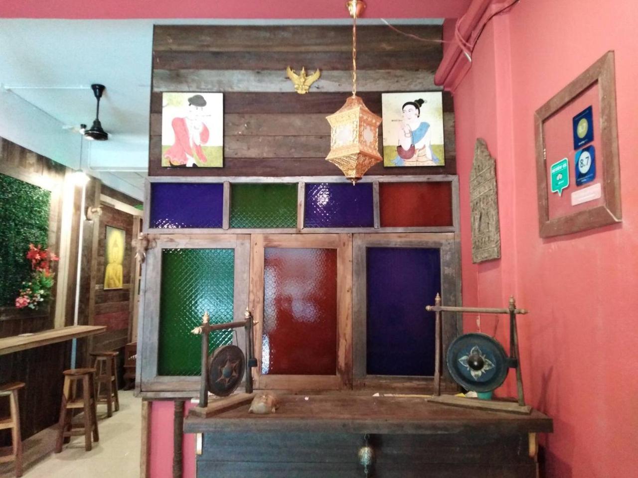 @Lanna House (Adults Only) Vandrarhem Chiang Mai Exteriör bild