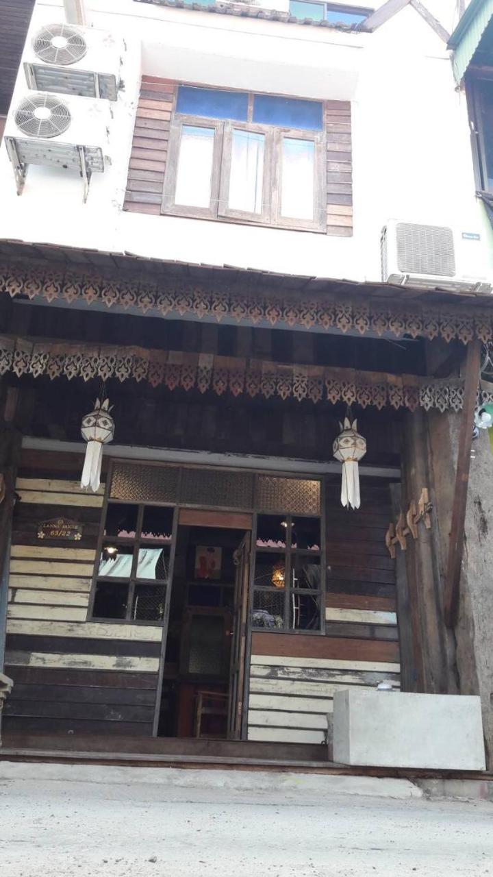 @Lanna House (Adults Only) Vandrarhem Chiang Mai Exteriör bild
